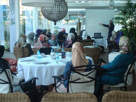 المتطوعات يجتمعن في عمرانية