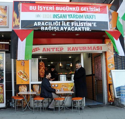 A restaurant owner donates his one day income to the Palestinians