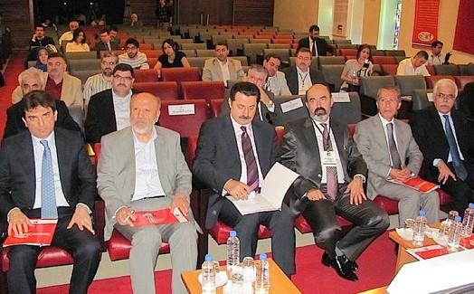 وزير الدولة فاروق تشيليك يدعم أسطول المساعدات