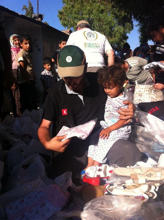 Clothing from IHH for the Syrian Refugees