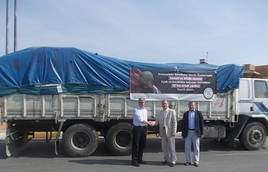 Arnavutköy Belediye Meclis Üyelerinden Somali’ye yardım