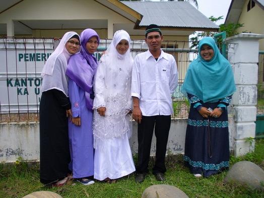 IHH Aceh orphanage weds orphan girl