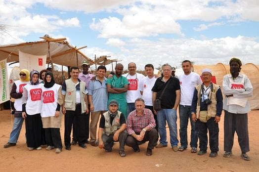 زيارة اللجنة الطبية في هيئة الإغاثة الإنسانية لمخيم داداب