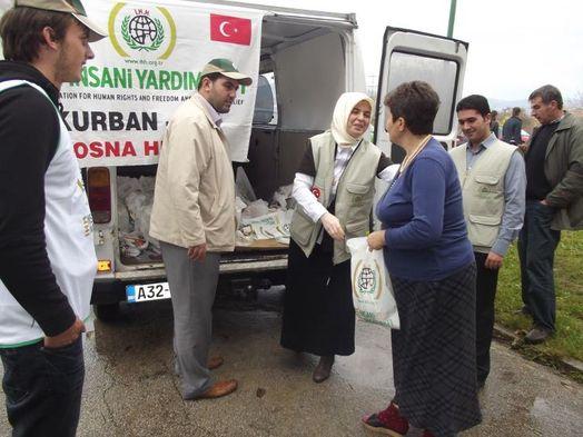 İHH’dan tüm dünyaya kardeşlik köprüsü