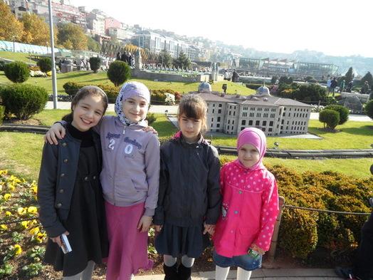 Kafkasyalı mültecilerle bayram sevinci