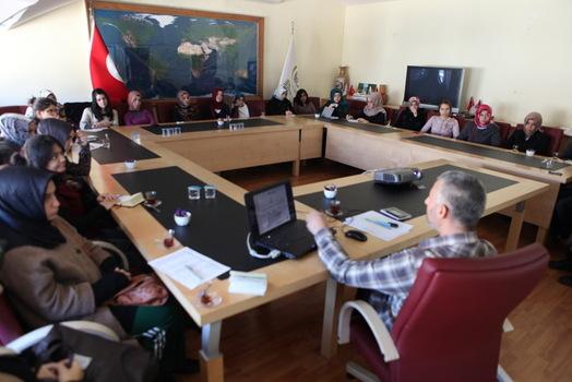 Üniversite öğrencileri yetimler için kolları sıvadı