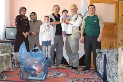 Bayburt İnsani Yardım Derneği'nden Afgan mültecilere yardım