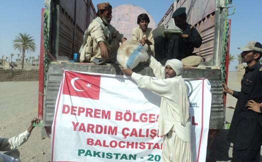 IHH take aid to quake-stricken Pakistan and Iran