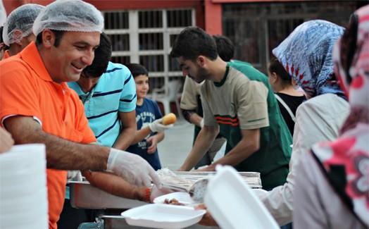 İHH Gezici İftar Tırı Afyon'da