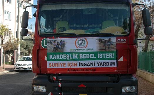 Anadolu’dan Suriye’ye yardım TIR’ları