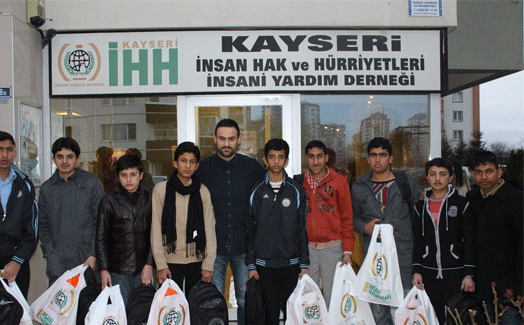 Kayseri 	İHH yetimlerin yüzünü güldürdü