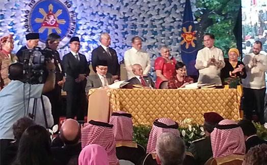 Historic deal brings the Philippines war to an end