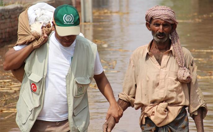 مساعدات عاجلة لباكستان المنكوبة بالفيضانات