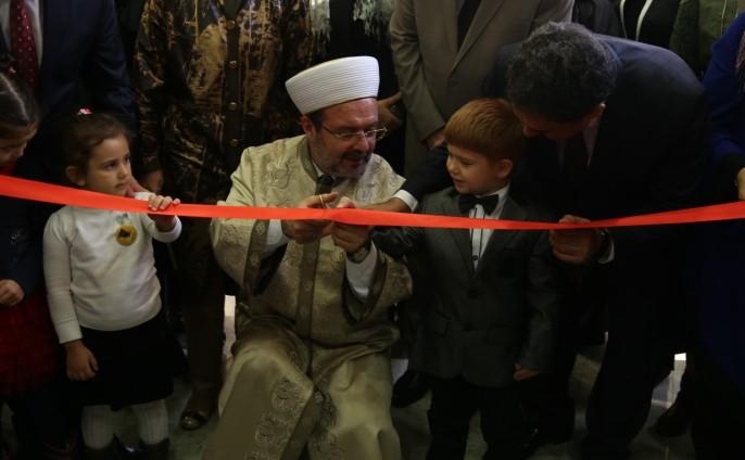 Yetimler için Karma El Sanatları Sergisi