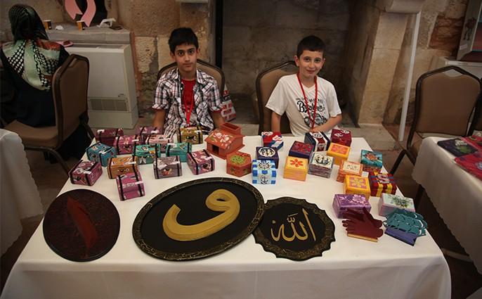 Yetim çocuklar ve annelerinden 1000 eser satışta