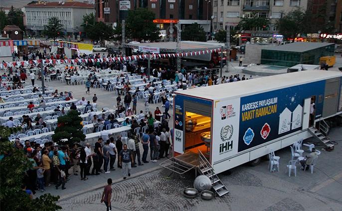 Gezici aşevimizle 25 ilimizde iftar coşkusu