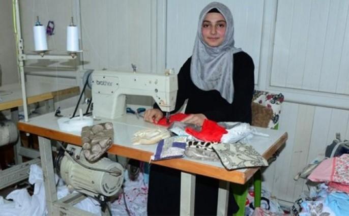 Yetimler için artık kumaşları sattı, ödülü hak etti