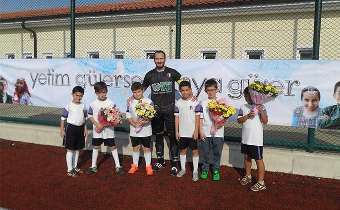 19 Mayıs Gençlik ve Spor Kulübü yetimleri unutmadı