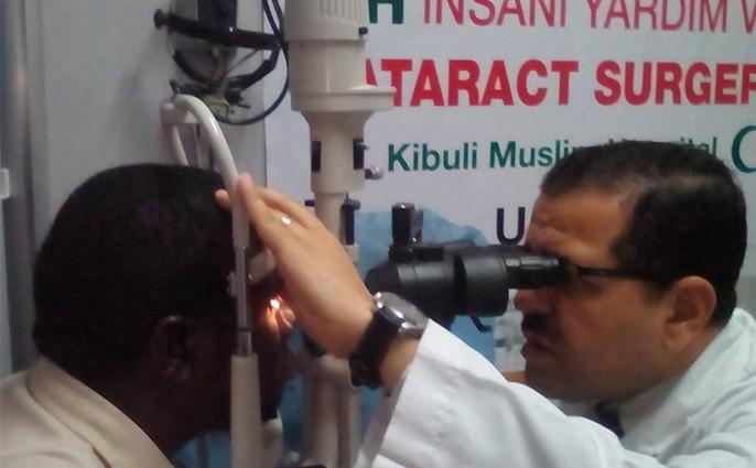 İHH’dan Uganda’da yeni katarakt ameliyatları