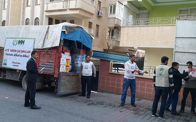 İHH’dan Diyarbakır’daki mağdur ailelere destek