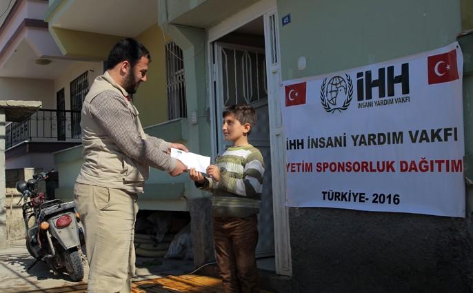 İHH Suriyeli bin yetime sponsorluk dağıtımı yaptı