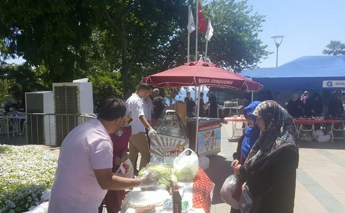 Antalya İHH'dan Morolu yetimler için kermes