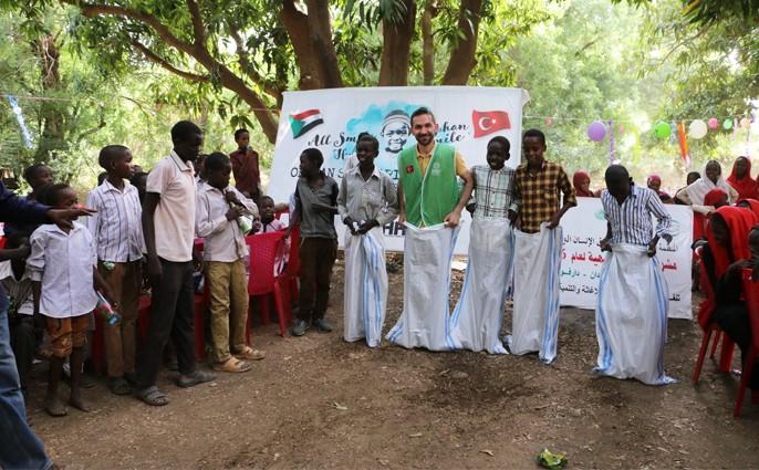 Darfur’da yetimlere yönelik çeşitli projeler