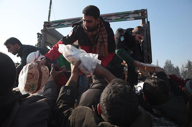 IHH Welcomed 20 Thousand People From Aleppo