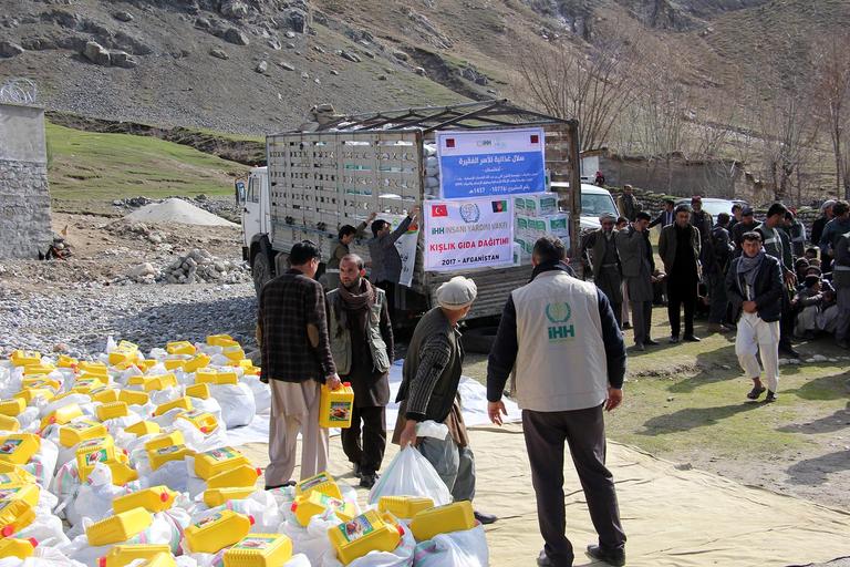 İHH, Afganistan’da yüzleri güldürmeye devam ediyor