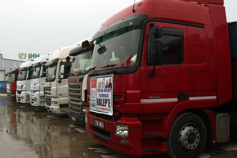 1,518 Trucks of Aid Supplies Dispatched to Syria in Three Months