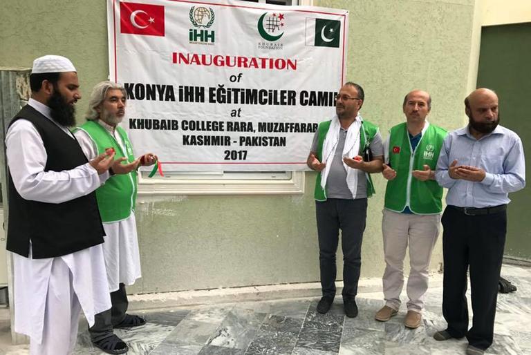 Konyalı eğitimciler, Pakistan’da cami açtı