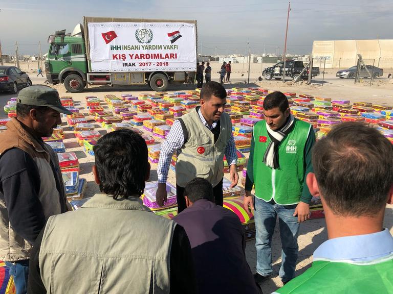 Irak’taki kamplara kış yardımı