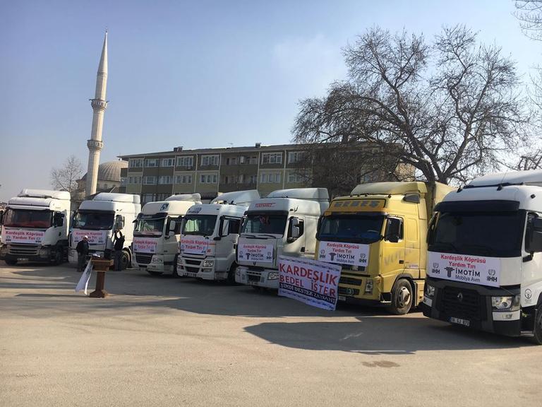 İnegöl’den Suriye’ye 7 TIR yardım