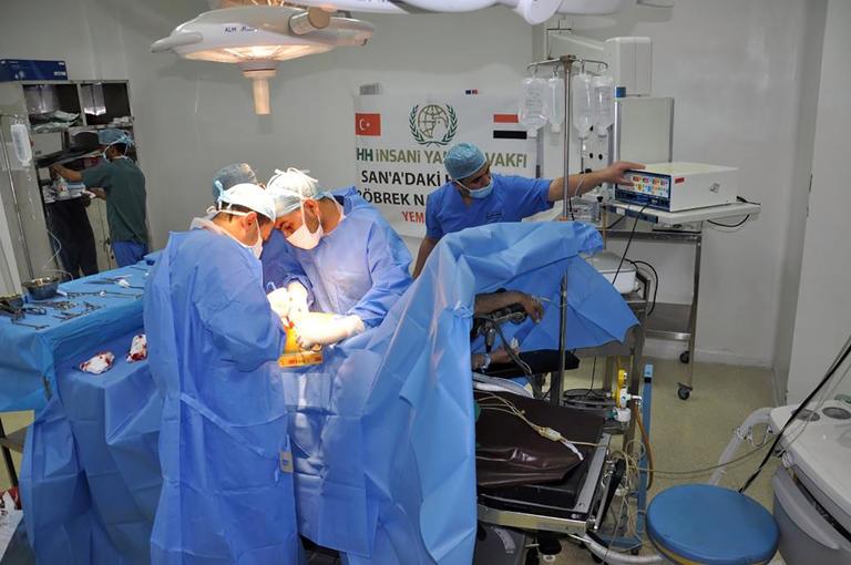 Yemenli ailelere sağlık yardımı