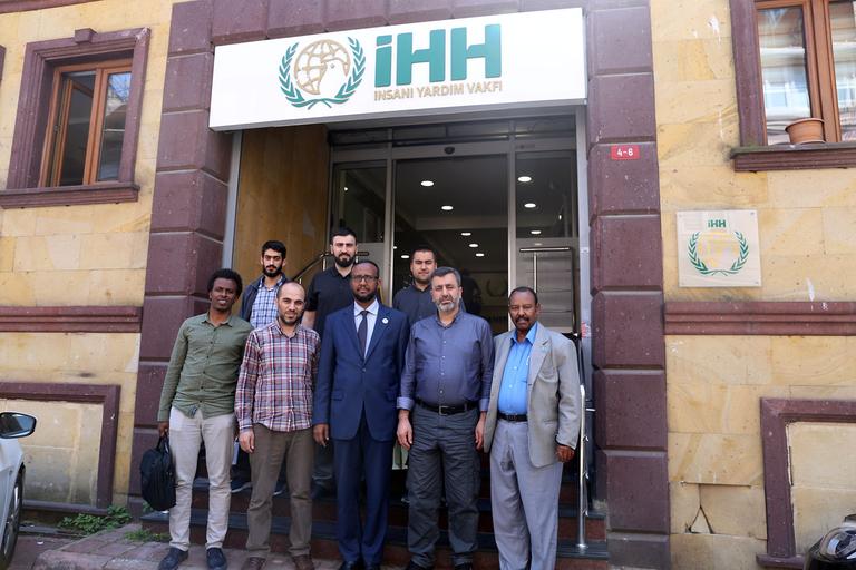 Somalili bakandan İHH’ya ziyaret
