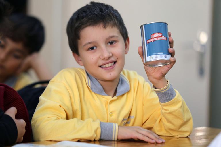 Bir milyon öğrenci iyilikte yarışıyor