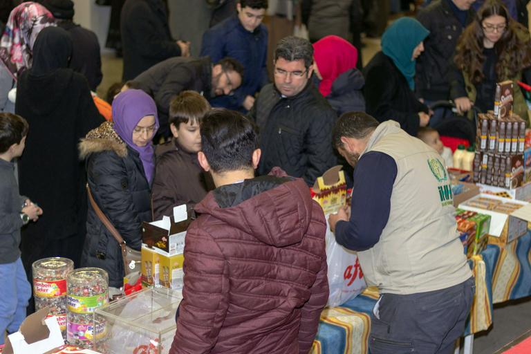 Yetim hamileri bir arada