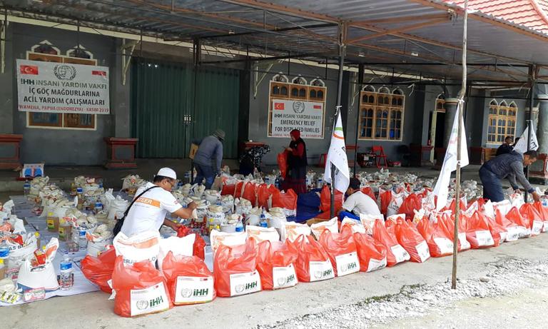 Türkiye’den Papua’ya yardım