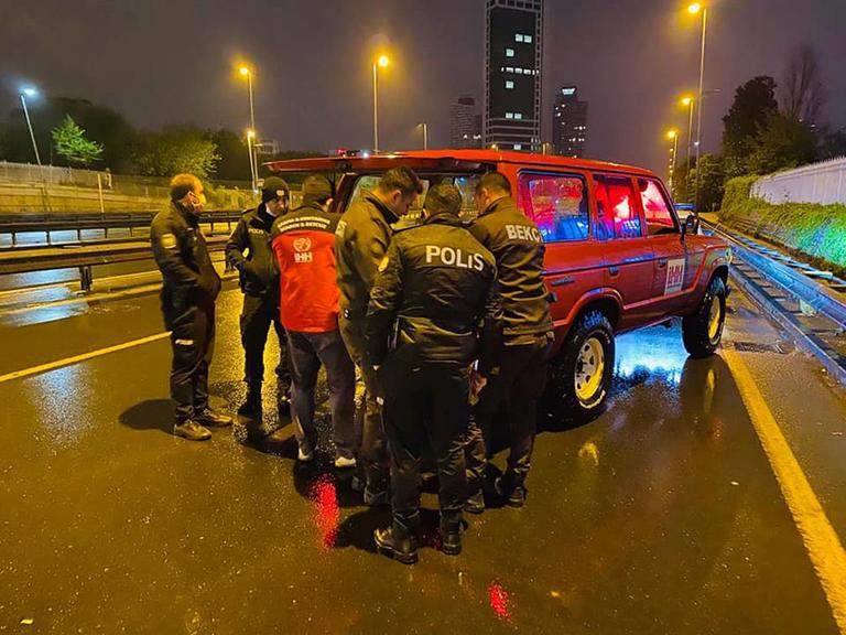 Emniyet mensuplarına sahurluk ikramı