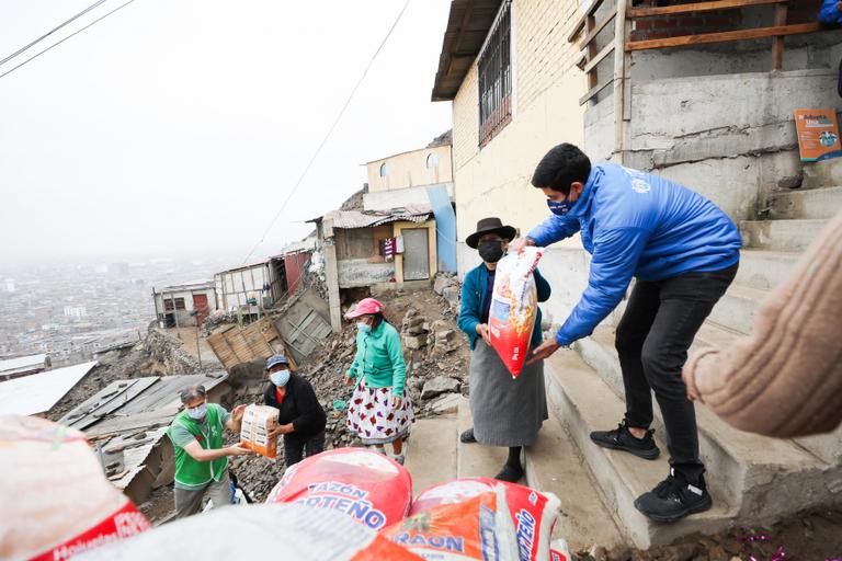 İHH’dan Peru’ya 2 ton gıda desteği