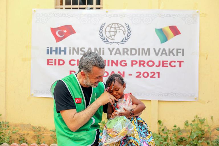 Regular support to 124.000 orphans in 50 countries