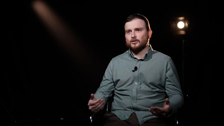 Yetim büyüdü, yetimlerin abisi oldu