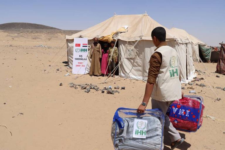 İHH’dan Yemenli ailelere yardım