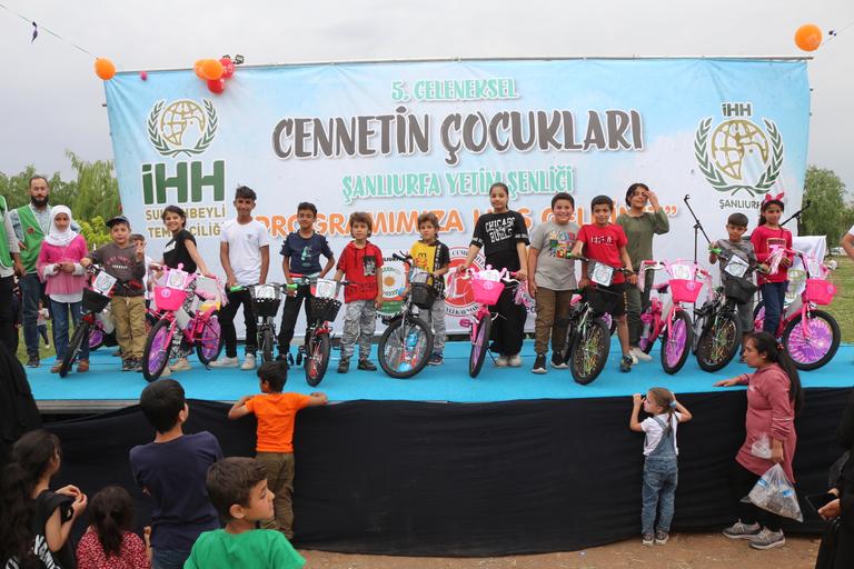 Şanlıurfa’da yetimler için şenlik düzenlendi