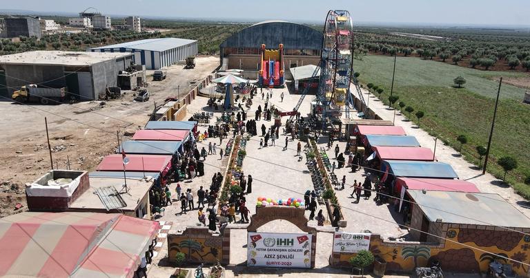 İHH, Azez'de yetim çocuklar için şenlik düzenledi