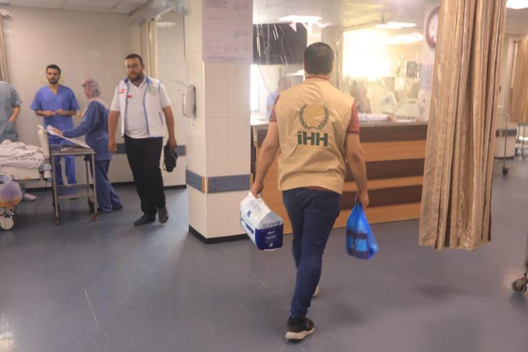 IHH delivers aid to Gaza