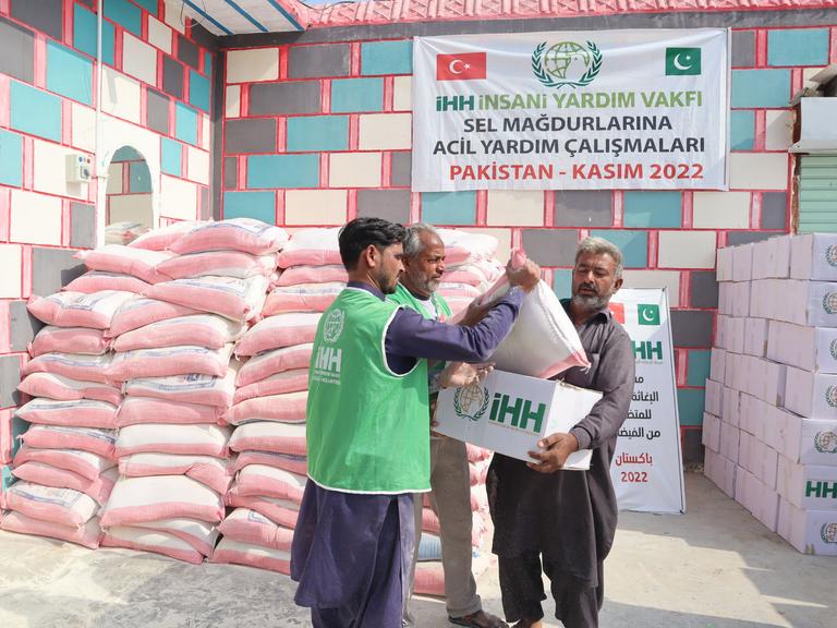 Türkiye’den Pakistan’a büyük destek