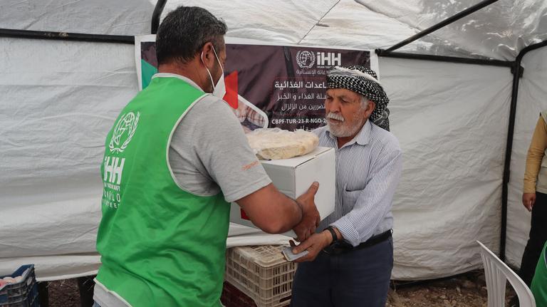 İHH ve BM’den Suriye’deki depremzede ailelere gıda desteği