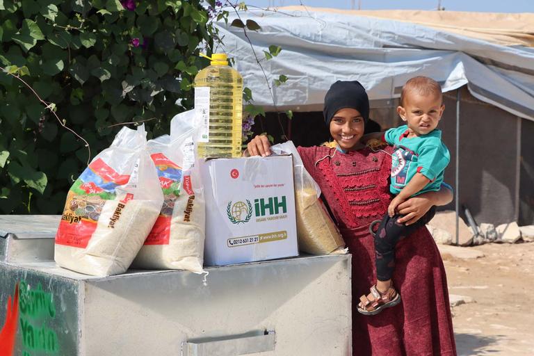 İHH ve Katar Charity’den Suriye’deki depremzedelere gıda desteği