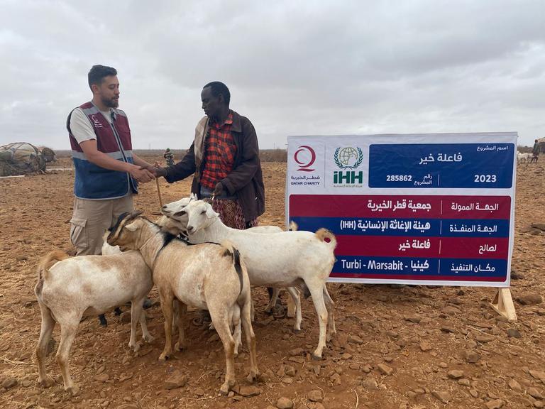 قدمت هيئة الإغاثة الإنسانية ومؤسسة قطر الخيرية Qatar Charity دعمًا للمحتاجين في كينيا.